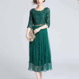 Vicky & Lucas Green Floral Applique Dress L